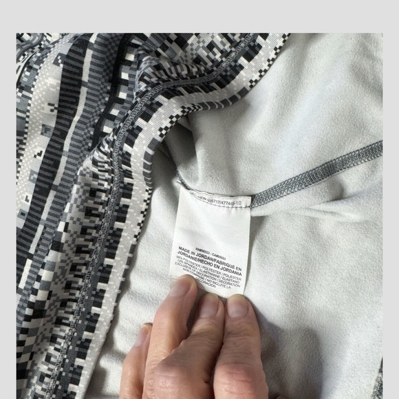 Nike Pro Hyperwarm 1/2 Zip Pullover Top Warm Brushed Fleece Interior Grey Black - Picture 12 of 13